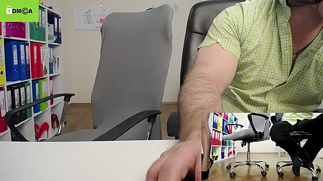 Snapshot of secret-office chatting on March 2025 05:57:01 AM secret-office online show from March 2025 05:57:01 AM