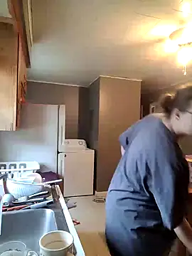 Snapshot of ZeTurtleMaster chatting on December 2024 05:37:02 PM ZeTurtleMaster online show from December 2024 05:37:02 PM