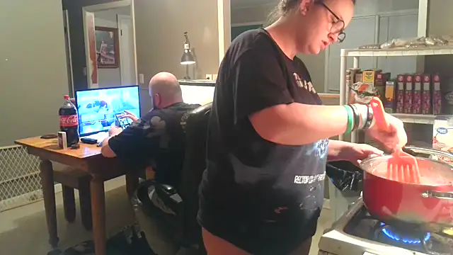 Snapshot of ZeTurtleMaster chatting on January 2025 03:20:01 AM ZeTurtleMaster online show from January 2025 03:20:01 AM