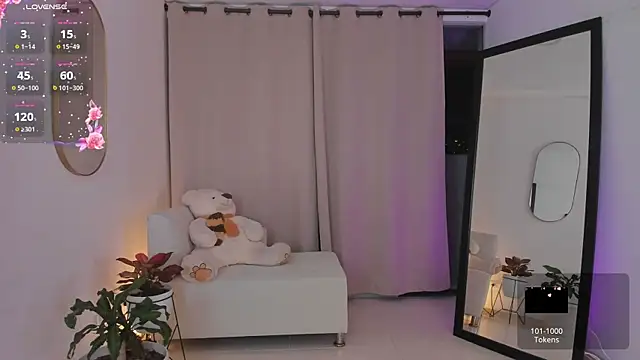 roxie gates  online show from November 2025 10:54:01 PM