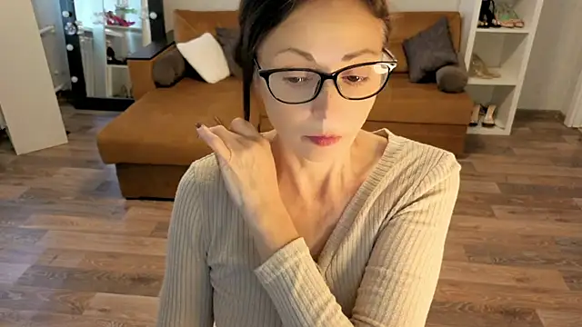 CaringSophie online show from October 2025 09:10:01 AM