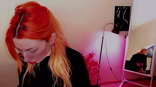 AnnieGOld  online show from December 2024 10:39:02 PM