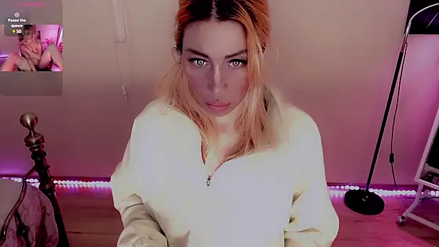 AnnieGOld  online show from February 2025 10:28:01 PM