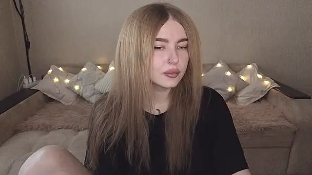 ViolettaLopez online show from October 2025 12:45:02 PM