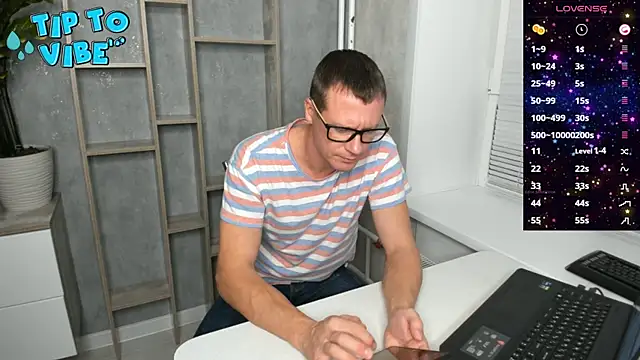 Smallnipples online show from December 2025 05:30:01 PM