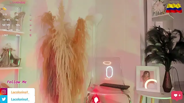 Snapshot of LaColorina_ chatting on November 2025 04:07:01 PM LaColorina online show from November 2025 04:07:01 PM