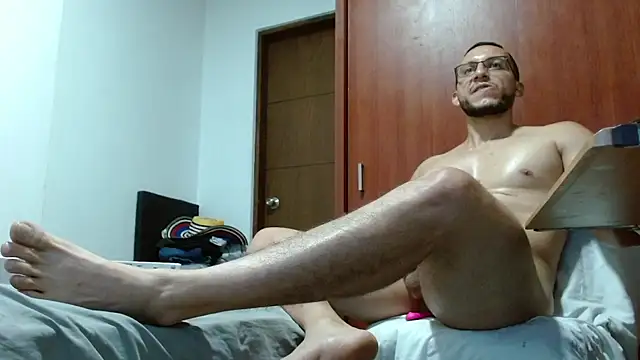 Snapshot of MarcusMilarc chatting on March 2025 01:43:02 AM MarcusMilarc online show from March 2025 01:43:02 AM