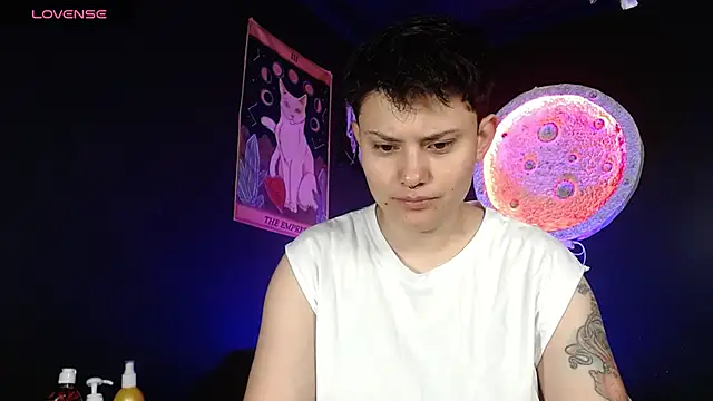 girl intense444 online show from November 2025 12:38:01 PM