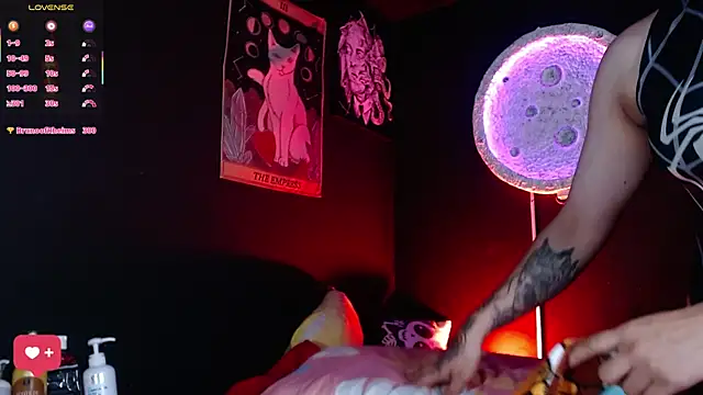 girl intense444 online show from April 2026 07:25:02 PM