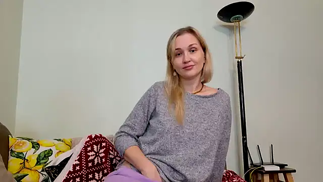 ModelEva online show from November 2025 10:30:01 AM