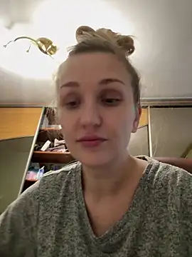 ModelEva online show from December 2025 12:21:01 PM