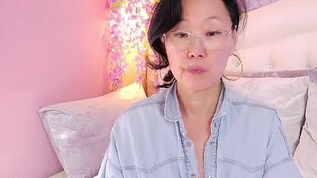 Snapshot of Asian_legs chatting on May 2026 10:11:02 AM Asian legs online show from May 2026 10:11:02 AM