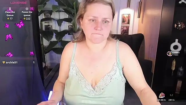 Snapshot of ScarlettSoft chatting on May 2026 05:47:01 AM ScarlettSoft online show from May 2026 05:47:01 AM