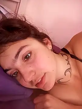 Blulilla69 online show from December 2024 10:08:01 AM