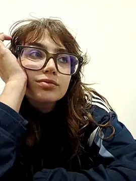 Blulilla69 online show from November 2025 05:48:02 PM