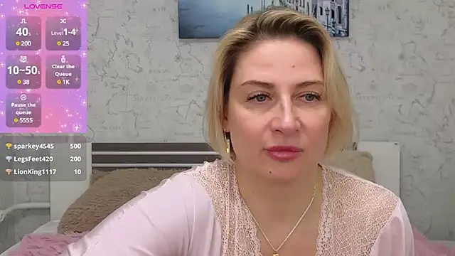 Snapshot of Lady_Murenza chatting on February 2025 04:40:02 AM Lady Murenza online show from February 2025 04:40:02 AM