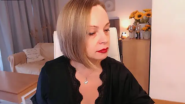 Tilly Eliot online show from February 2026 08:29:01 PM