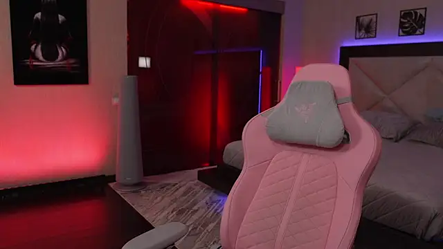 GirlGogo online show from November 2025 09:15:01 PM