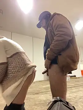 Charlie-N-Bubblez online show from December 2024 12:02:01 AM