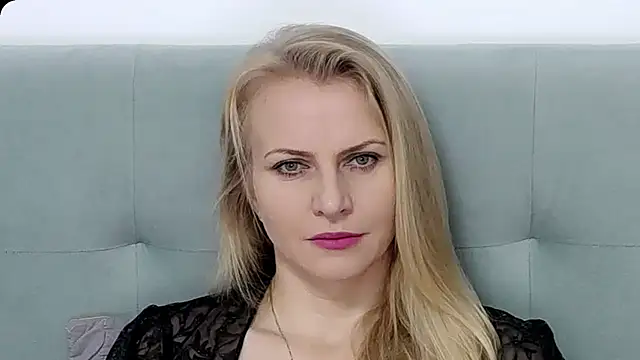 K  Adrienne online show from November 2025 06:34:01 AM