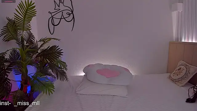 MaaryM online show from February 2025 04:25:01 AM