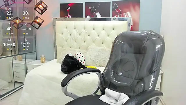 pearl weet online show from February 2026 06:19:01 PM