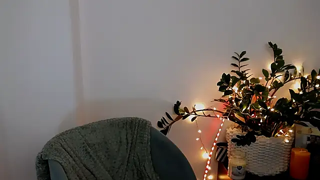 Snapshot of Xentthia chatting on February 2025 04:47:01 PM Xentthia online show from February 2025 04:47:01 PM