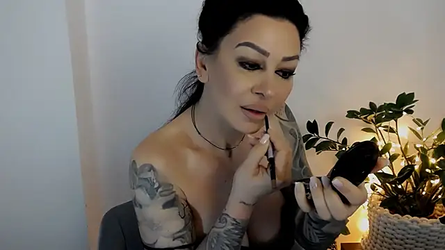 Xentthia online show from April 2026 02:37:01 PM