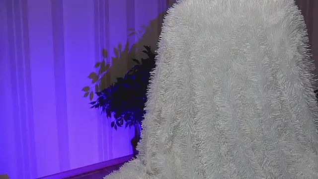 Danielle Thomas online show from March 2025 06:22:01 AM