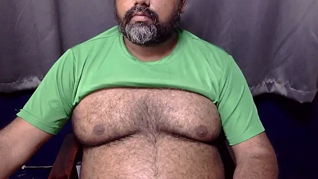 Snapshot of hairysubcub_70 chatting on June 2026 05:52:02 AM hairysubcub 70 online show from June 2026 05:52:02 AM