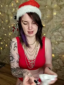 LazyTanukii online show from December 2025 06:44:01 AM