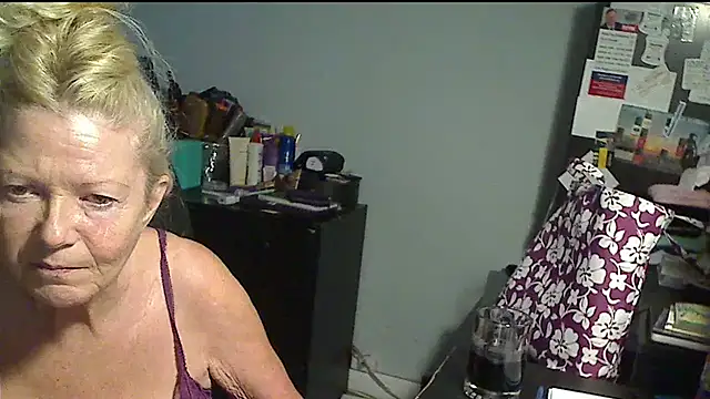 XTRAHORNYONE online show from September 2025 11:27:02 PM