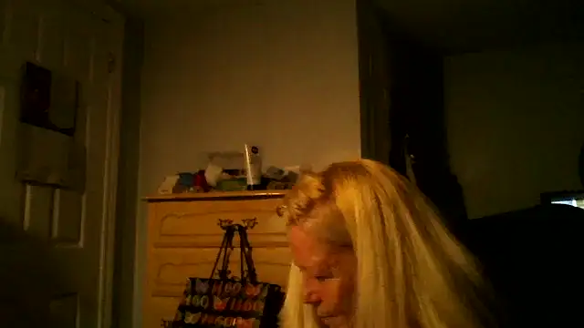 XTRAHORNYONE online show from September 2025 01:43:01 AM