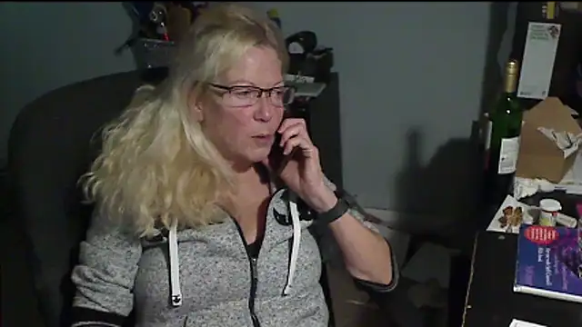 XTRAHORNYONE online show from November 2025 03:40:01 AM