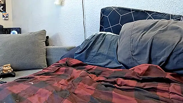 pyrowuff online show from March 2025 09:59:01 PM