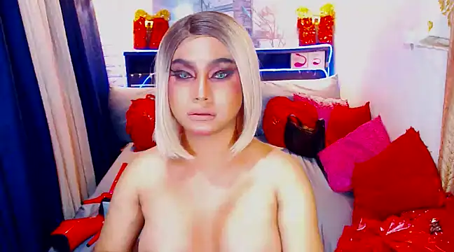 Snapshot of TsGoddessNhicolle chatting on January 2025 02:04:02 AM TsGoddessNhicolle online show from January 2025 02:04:02 AM