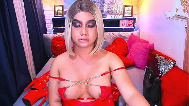 Snapshot of TsGoddessNhicolle chatting on February 2025 08:31:01 PM TsGoddessNhicolle online show from February 2025 08:31:01 PM