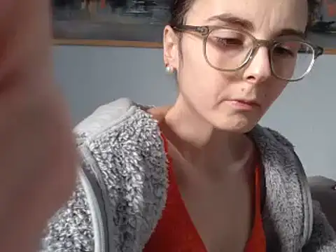 cleophee online show from February 2025 10:33:02 AM