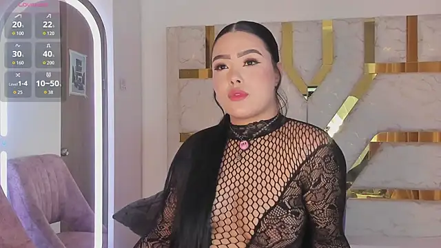 Snapshot of sophy_champagne chatting on April 2026 12:17:01 AM sophy champagne online show from April 2026 12:17:01 AM