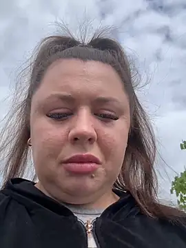 Sara Slow online show from April 2026 12:39:01 PM