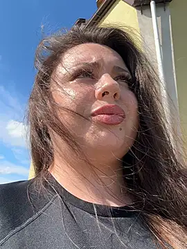 Sara Slow online show from June 2026 01:22:01 PM
