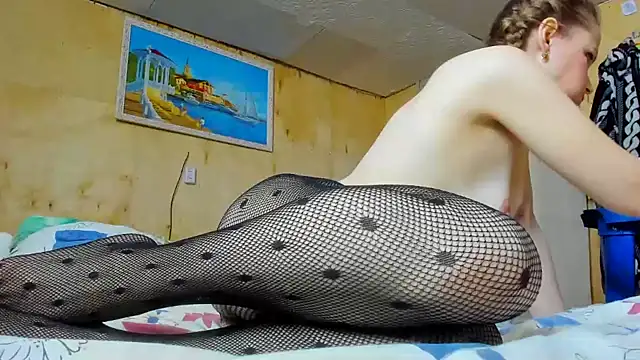 Snapshot of DUSSY_PUSSY chatting on February 2025 02:41:01 PM DUSSY PUSSY online show from February 2025 02:41:01 PM