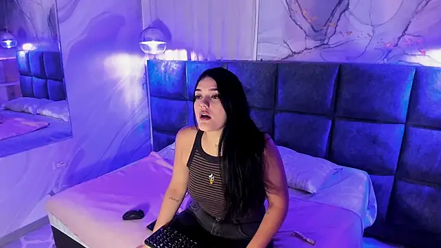 Snapshot of Maddysex_ chatting on May 2026 11:40:02 AM Maddysex online show from May 2026 11:40:02 AM