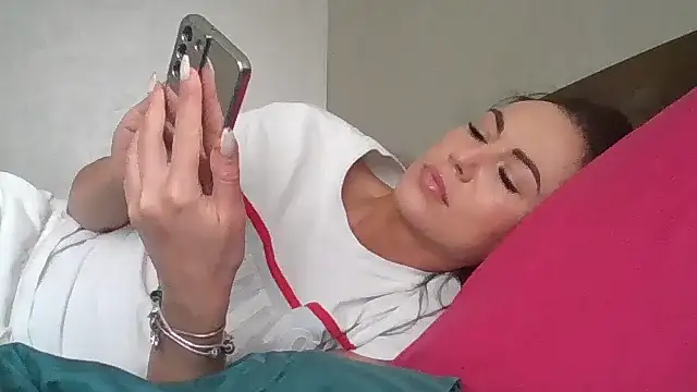 Snapshot of JulianaGold1 chatting on February 2025 12:05:02 PM JulianaGold1 online show from February 2025 12:05:02 PM