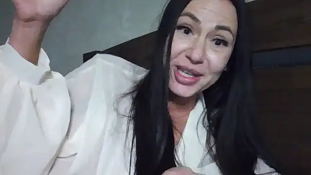 Snapshot of JulianaGold1 chatting on February 2025 11:26:01 PM JulianaGold1 online show from February 2025 11:26:01 PM