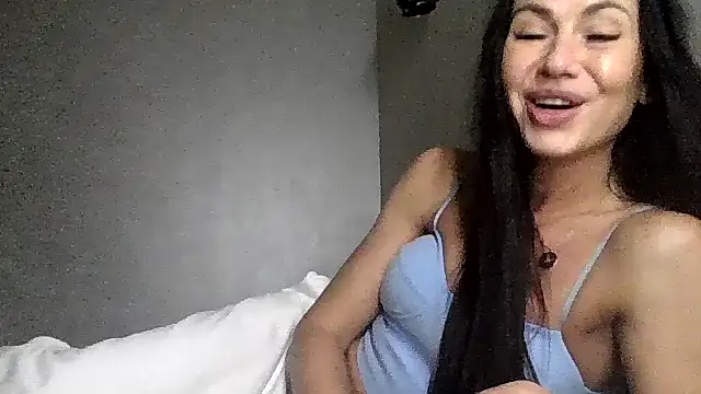 Snapshot of JulianaGold1 chatting on November 2025 09:48:02 PM JulianaGold1 online show from November 2025 09:48:02 PM