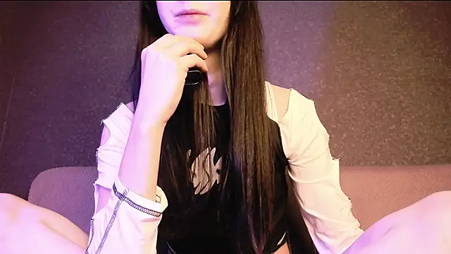 Alice  Aris online show from December 2024 07:34:01 PM