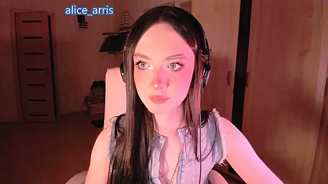 Alice  Aris online show from March 2026 05:49:01 PM