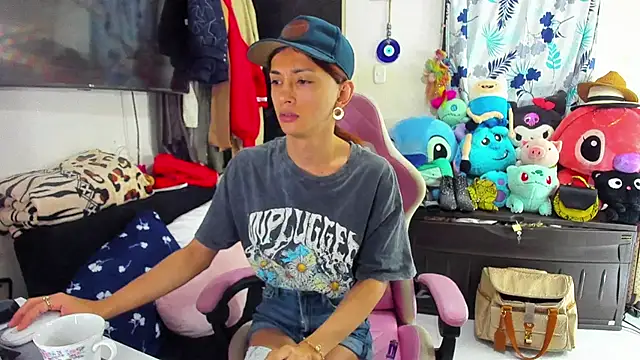 Lawrncesofiets online show from February 2025 03:08:01 PM