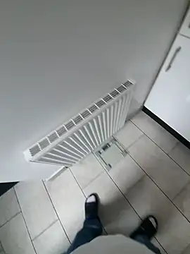 Snapshot of elenaUK chatting on December 2024 01:17:01 PM elenaUK online show from December 2024 01:17:01 PM